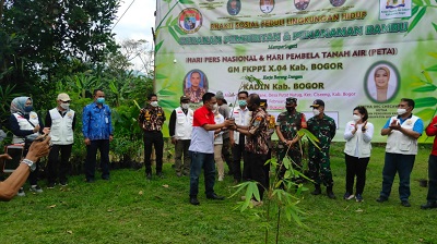 PWRI Bogor Raya GM FKPPl dan KADIN Kab Bogor Adakan Giat Bhakti Sosial Peduli Lingkungan Hidup