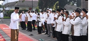 Presiden Jokowi Shalat Idulfitri di Gedung Agung, Istana Kepresidenan Yogyakarta