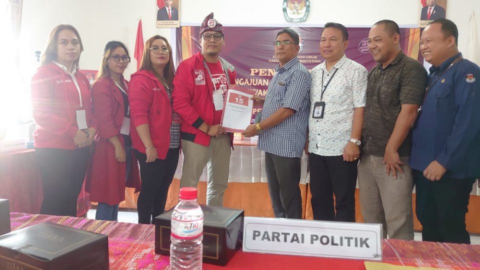 DPD PSI Taput Mendaftarkan Bacalegnya “PSI Taput B15A Mengawasi Anggaran Di Kabupaten Taput 2024“