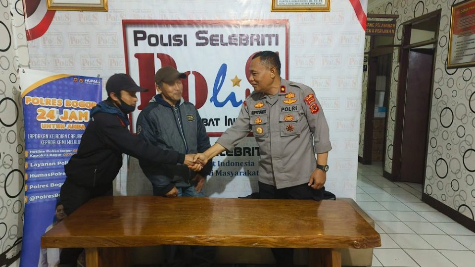 Polsek Cisarua Tindak Lanjuti Tarif Parkir Sebesar 40 Ribu di Warpat Puncak, Berujung Permintaan Maaf