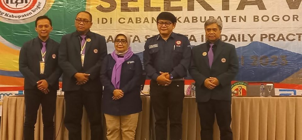 Kadinkes Kabupaten Bogor Membuka Simposium Kapita Selekta V IDI