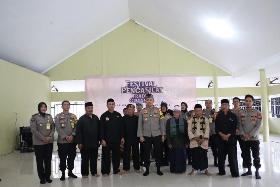 Kapolres Bogor Jalin Silahturahmi Dengan Kasepuhan Desa Cimande Kabupaten Bogor