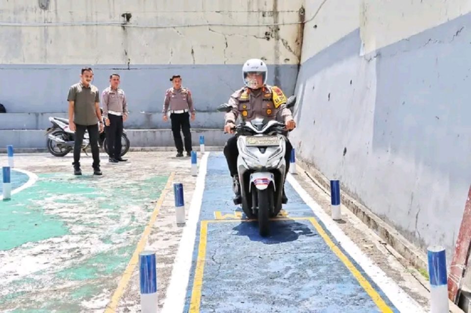 Kapolres Padangsidimpuan AKBP. Dudung Setyawan, Memimpin Test Awal Lewati Sirkuit S