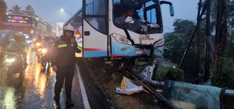 Kepolisan Gelar Olah TKP Kecelakaan Bus di Kawasan Puncak Bogor