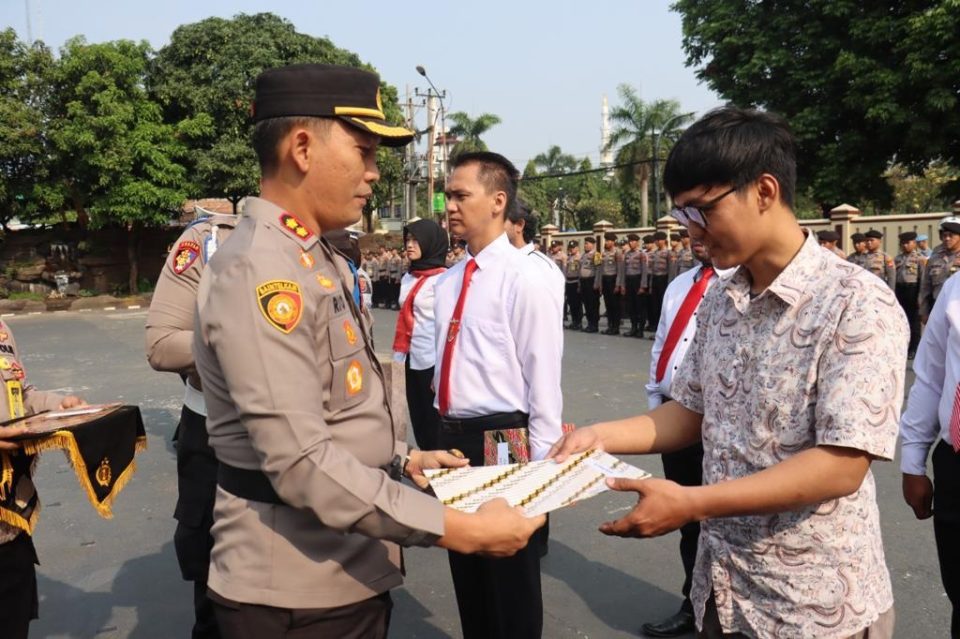 Kapolres Bogor Hadiahi Umroh Warga Yang Berhasil Gagalkan Aksi Curanmor di Citereup