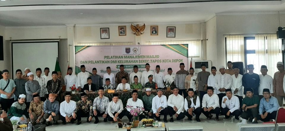 Pengurus DMI Kelurahan Se-Tapos Dilantik dan Dibekali Manajemen Masjid