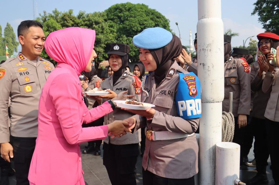 Kapolres Bogor Pimpin Apel Hari Jadi Ke 76 TH Polwan 