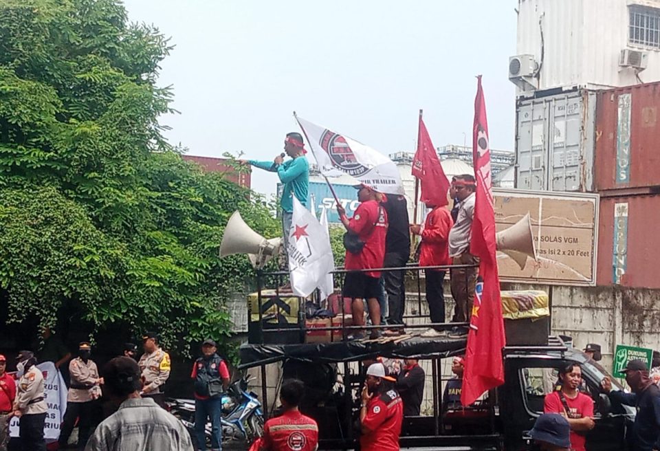 Pelindo Tindaklanjuti Aspirasi Sopir Truk Kontainer di Tanjung Priok