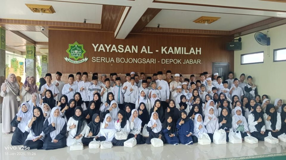 Ramadhan Yayasan Al-Kamilah Santuni Anak Yatim, Dhuafa dan Lansia