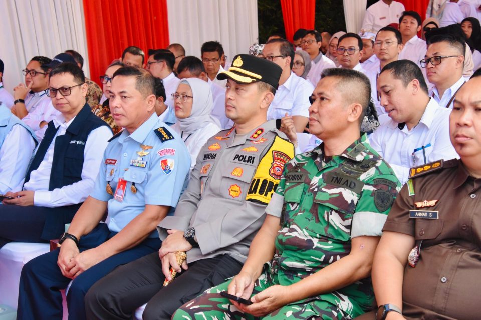 Kapolres Bogor AKBP Wikha Ardilestano, Turut Sukseskan Launching Nasional Koperasi Merah Putih di Desa Hambalang
