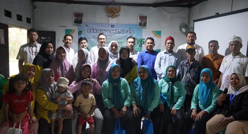 Universitas Pertamina Menggagas Gerakan Kompos Mandiri Desa Barengkok, Kabupaten Bogor 
