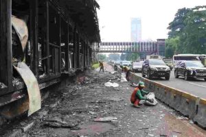  1.150 Petugas Kebersihan, Pulihkan Jakarta Pascaunjuk Rasa