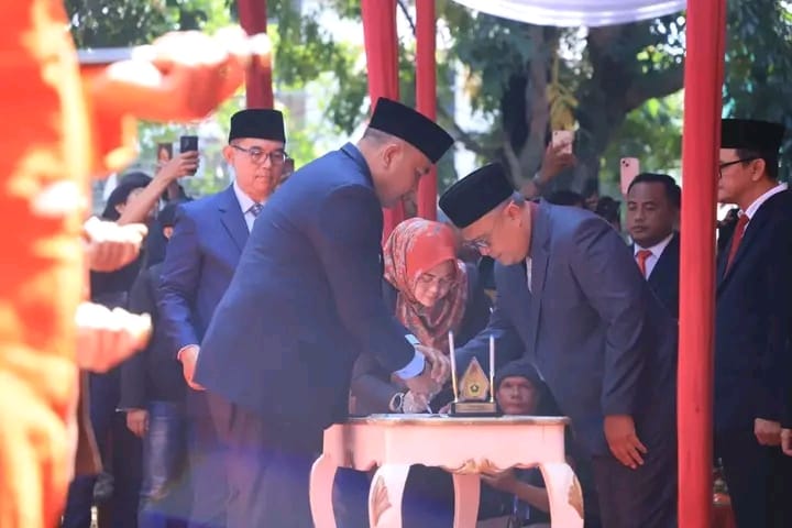 Bupati Bogor Lantik Tiga Pejabat Pimpinan Tinggi Pratama Di Alun-Alun Kecamatan Jonggol