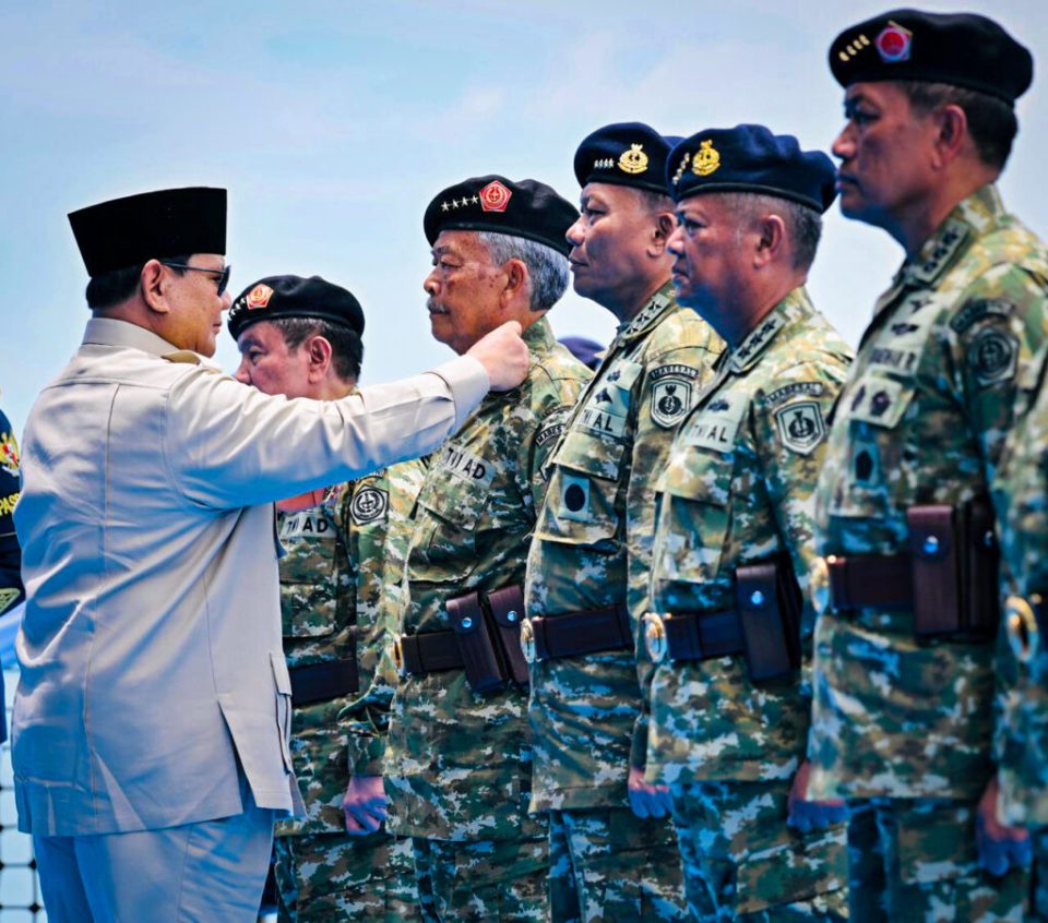 Sebelas Perwira TNI Dianugerahkan Pangkat Istimewa