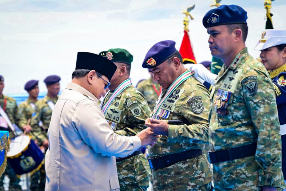Tiga Perwira TNI Dianugerahkan Tanda Kehormatan Bintang Yudha Dharma Pratama