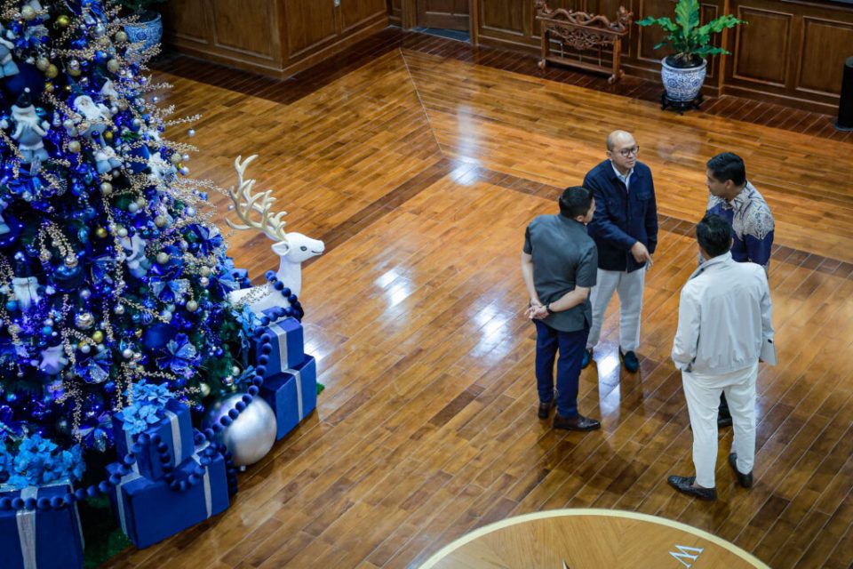 Seskab Teddy Indra Wijaya: BUMN Tengah Membangun 15.000 Unit Hunian Bagi Korban Bencana di Sumatera