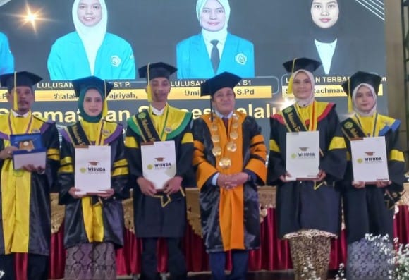 Wisuda STKIP Arrahmaniyah Konsisten Cetak Guru Profesional dan Inovatif