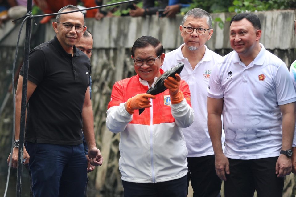 Pemprov DKI Gelar Operasi Ikan Sapu-sapu di Lima Penjuru Kota
