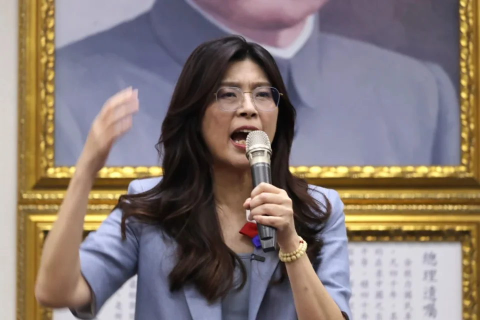 Politisi senior dari Partai Kuomintang (KMT), Cheng Li-wun